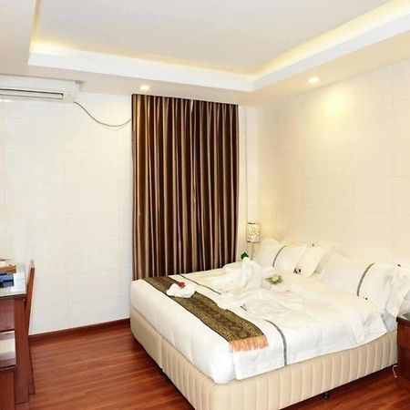 8Day Hotel Γιανγκόν Εξωτερικό φωτογραφία