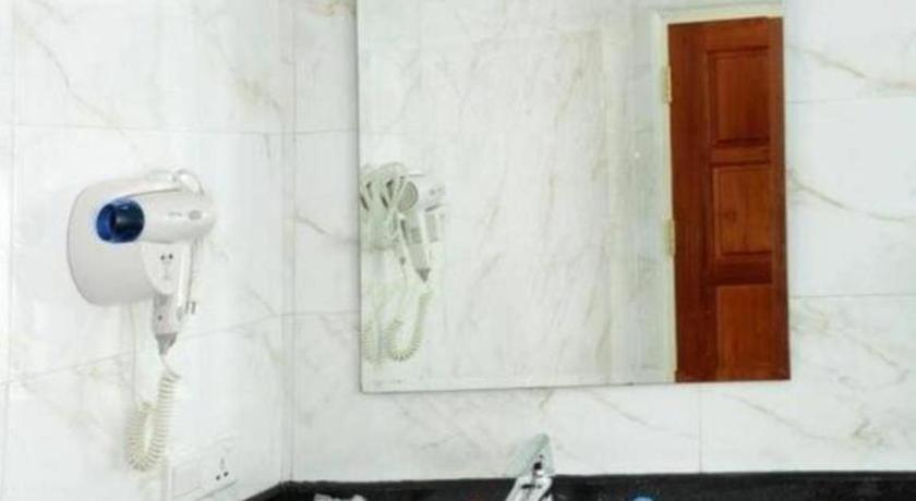 8Day Hotel Γιανγκόν Εξωτερικό φωτογραφία