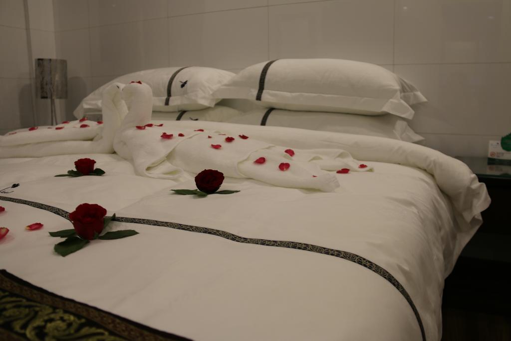 8Day Hotel Γιανγκόν Εξωτερικό φωτογραφία