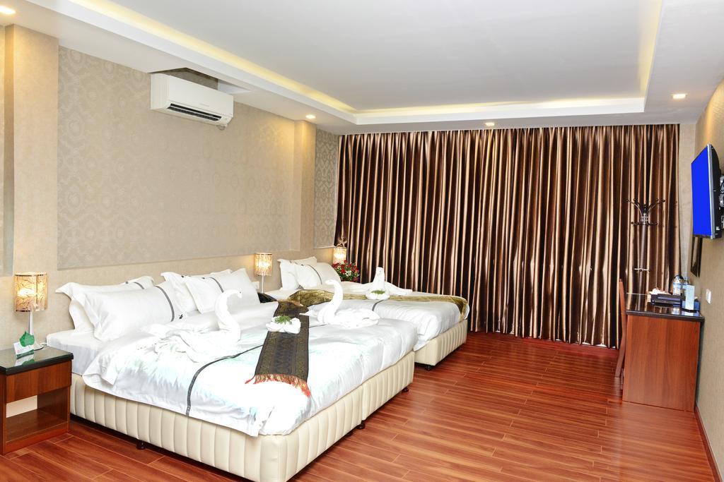 8Day Hotel Γιανγκόν Εξωτερικό φωτογραφία