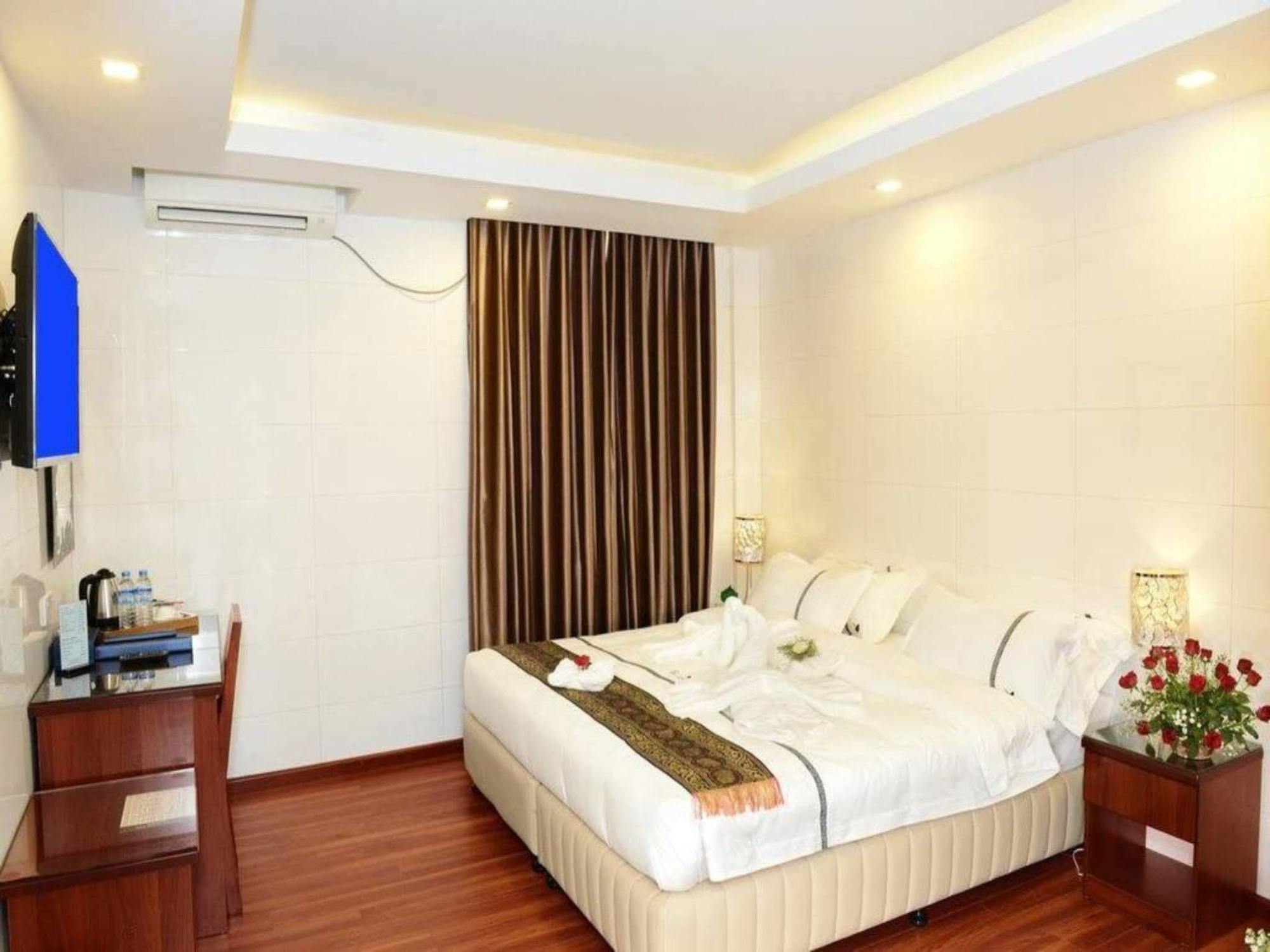 8Day Hotel Γιανγκόν Εξωτερικό φωτογραφία
